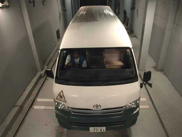 Toyota HIACE VAN 2013 8309742-6