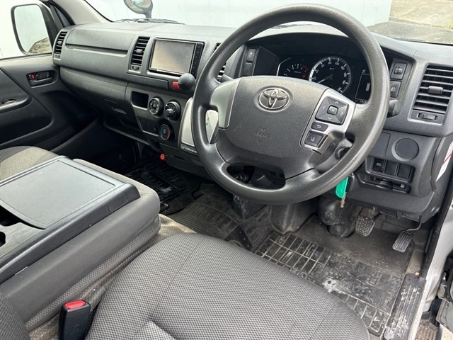Toyota HIACE VAN 2021 8309835-3