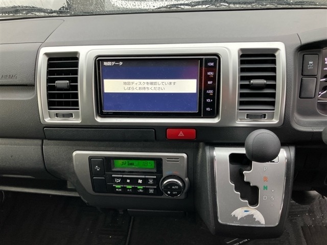 Toyota HIACE VAN 2021 8309848-3