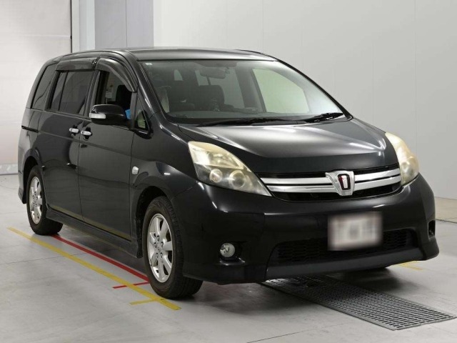 Toyota ISIS 2013 8311922-5