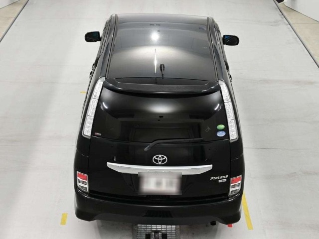 Toyota ISIS 2013 8311922-8