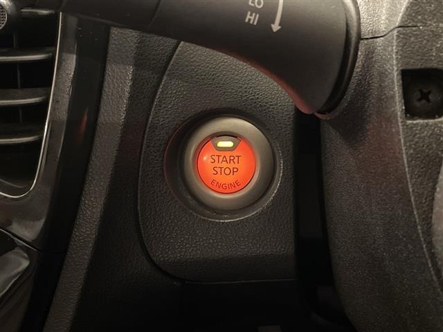 Nissan JUKE 2011 8318817-21