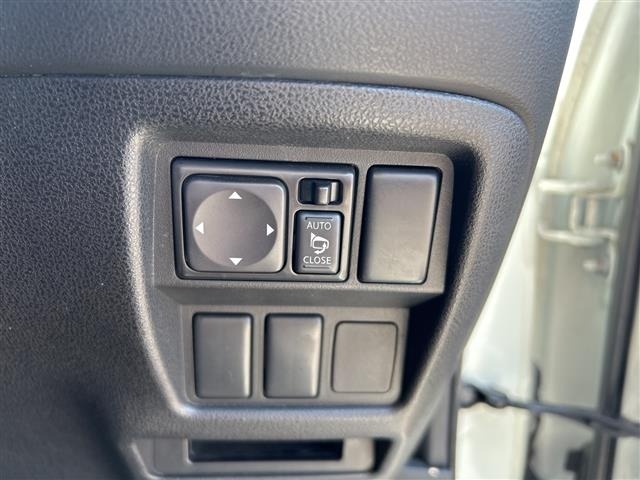 Nissan JUKE 2011 8318818-3