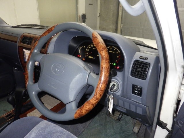 Toyota LAND CRUISER PRADO 2000 8320055-3