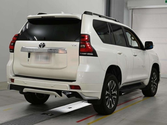 Toyota LAND CRUISER PRADO 2023 8320069-1