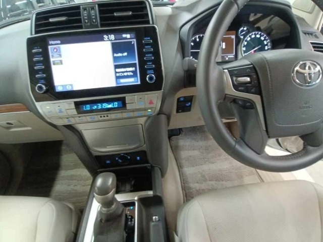 Toyota LAND CRUISER PRADO 2023 8320069-11