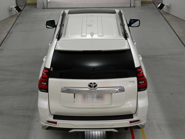 Toyota LAND CRUISER PRADO 2023 8320069-8