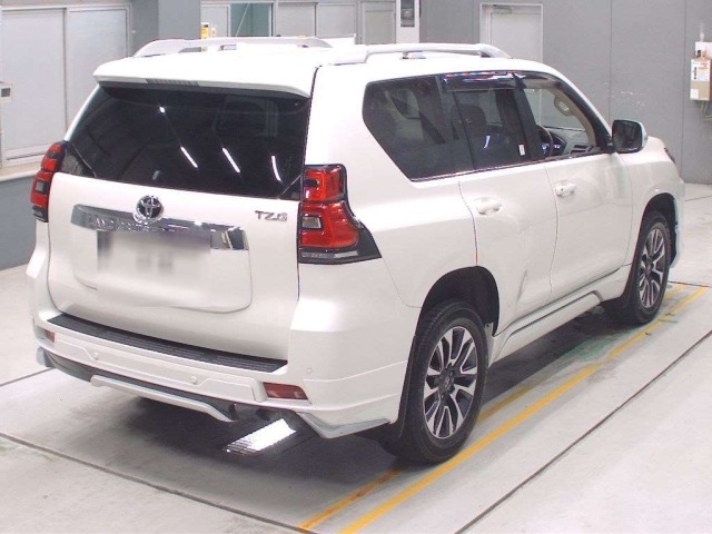 Toyota LAND CRUISER PRADO 2023 8320088-1