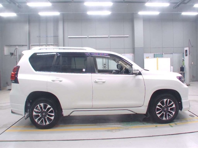 Toyota LAND CRUISER PRADO 2023 8320088-3