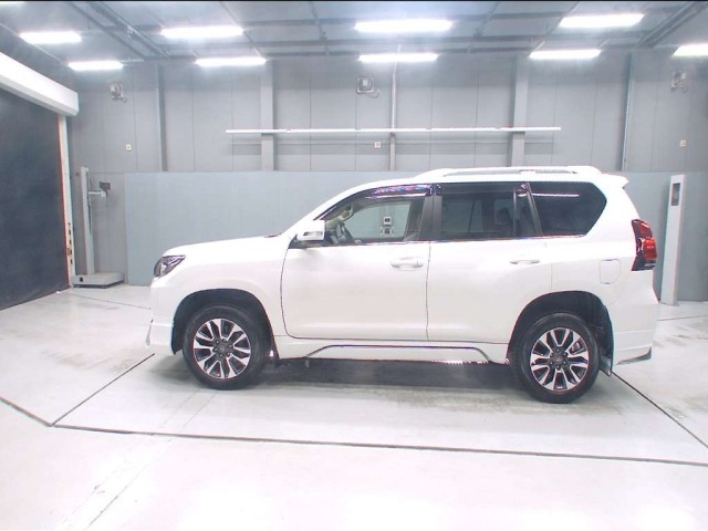 Toyota LAND CRUISER PRADO 2023 8320088-4