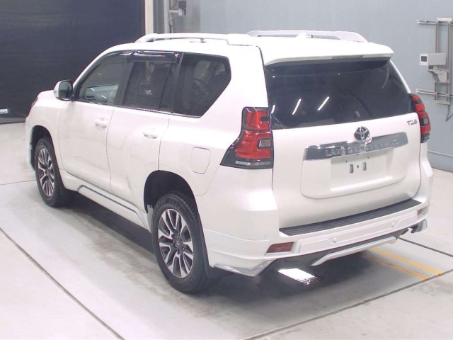 Toyota LAND CRUISER PRADO 2023 8320088-6