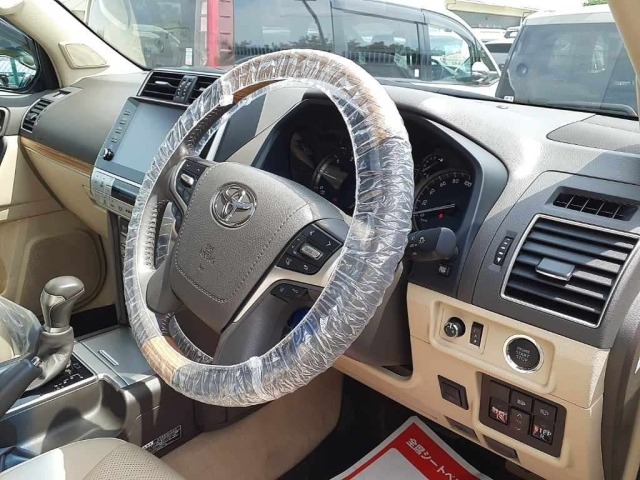 Toyota LAND CRUISER PRADO 2023 8320088-7