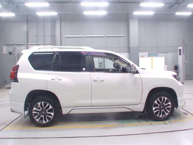 Toyota LAND CRUISER PRADO 2023 8320089-3