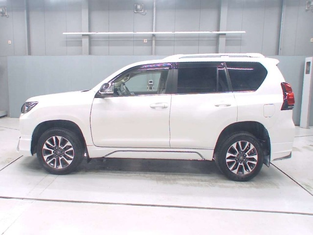 Toyota LAND CRUISER PRADO 2023 8320089-4