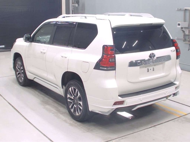 Toyota LAND CRUISER PRADO 2023 8320089-6