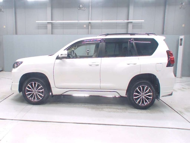 Toyota LAND CRUISER PRADO 2021 8320100-4