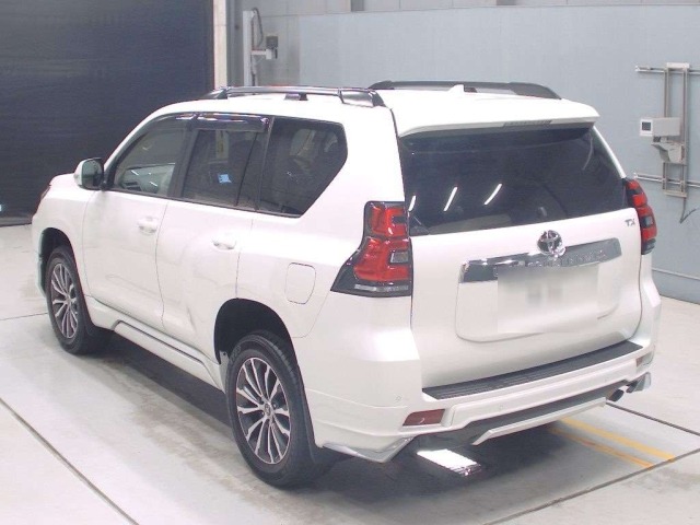 Toyota LAND CRUISER PRADO 2021 8320100-6
