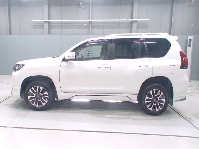 Toyota LAND CRUISER PRADO 2023 8320115-4