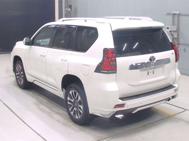 Toyota LAND CRUISER PRADO 2023 8320115-6