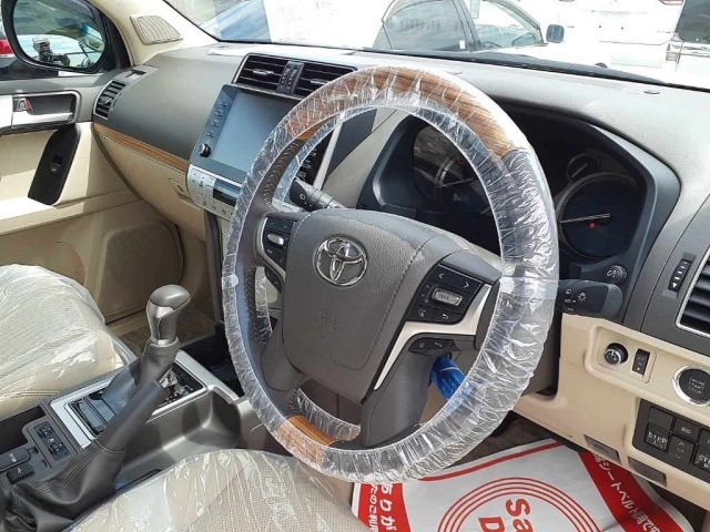 Toyota LAND CRUISER PRADO 2023 8320115-7