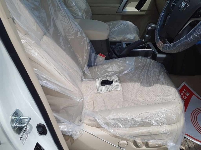 Toyota LAND CRUISER PRADO 2023 8320115-8
