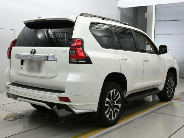 Toyota LAND CRUISER PRADO 2023 8320435-1
