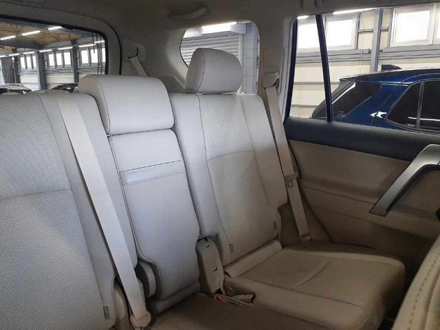 Toyota LAND CRUISER PRADO 2023 8320435-11