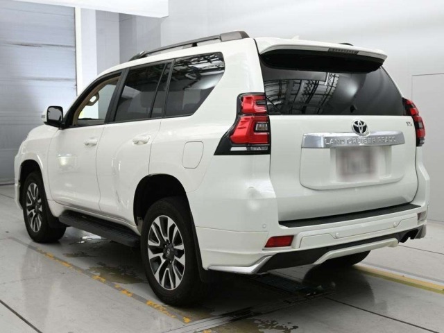 Toyota LAND CRUISER PRADO 2023 8320435-6