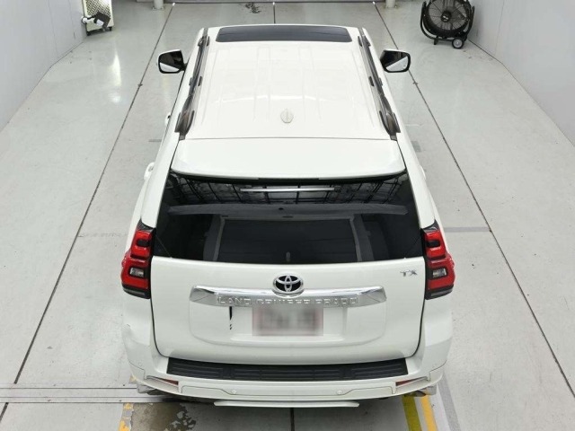 Toyota LAND CRUISER PRADO 2023 8320435-8