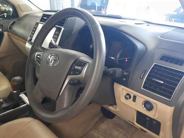 Toyota LAND CRUISER PRADO 2023 8320435-9