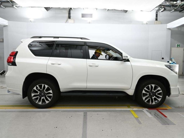 Toyota LAND CRUISER PRADO 2023 8320436-3