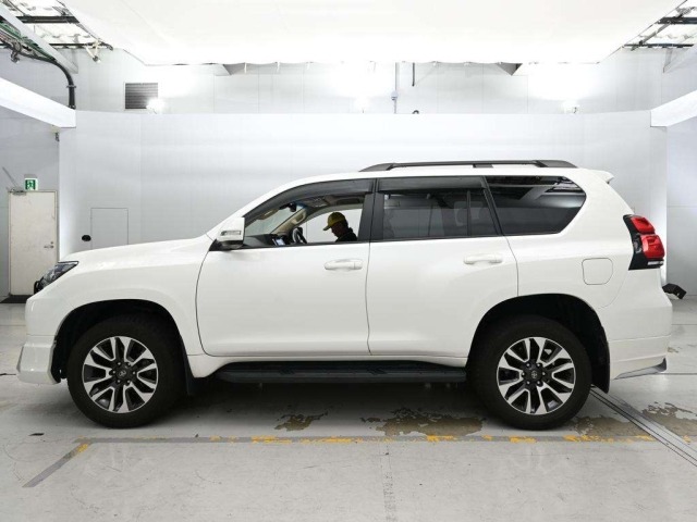 Toyota LAND CRUISER PRADO 2023 8320436-4