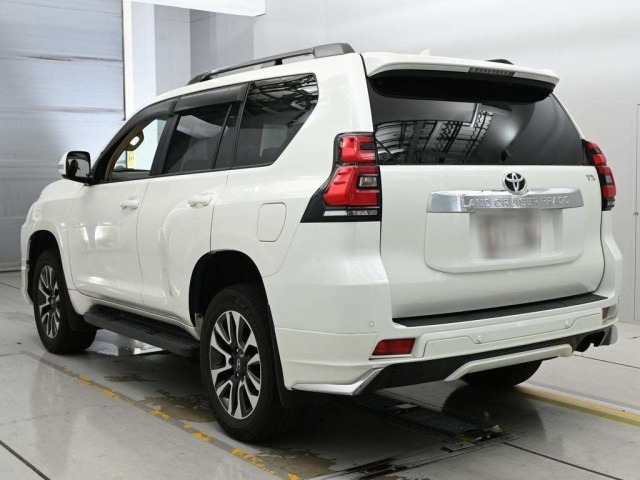 Toyota LAND CRUISER PRADO 2023 8320436-6