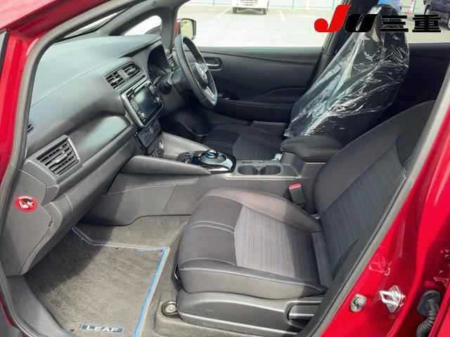 Nissan LEAF 2018 8312882-3