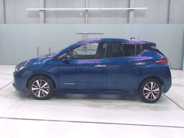 Nissan LEAF 2021 8312884-4