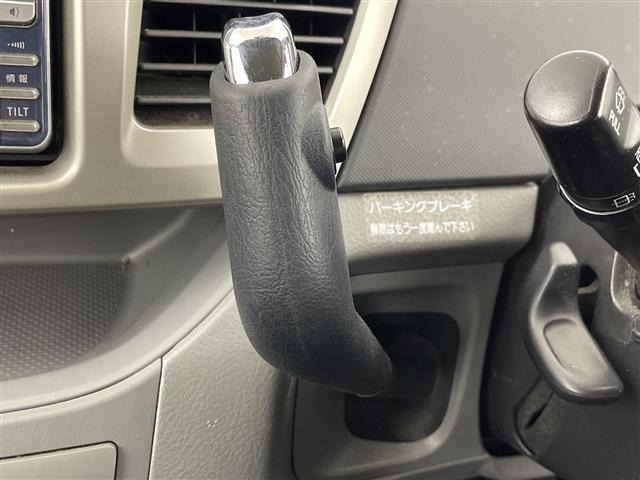 Toyota NOAH 2005 8309083-1