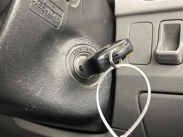 Toyota NOAH 2005 8309083-3