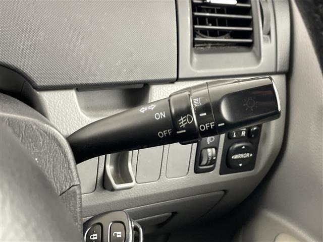 Toyota NOAH 2005 8309083-7