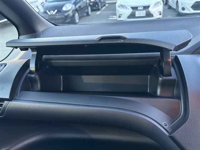 Toyota NOAH 2014 8309084-2