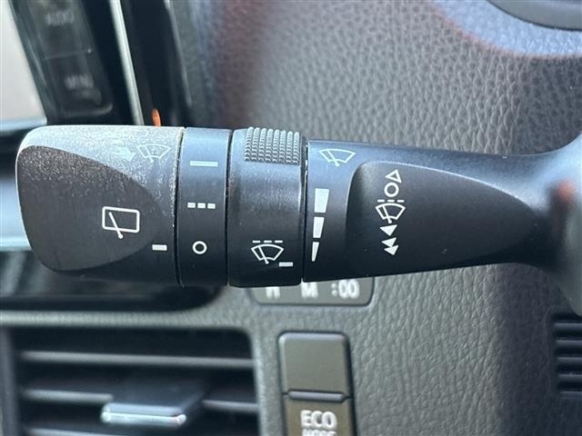 Toyota NOAH 2014 8309084-5