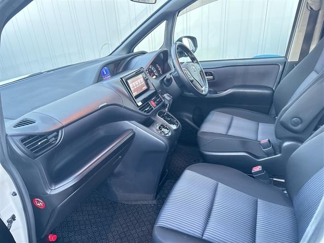 Toyota NOAH 2014 8309084-6