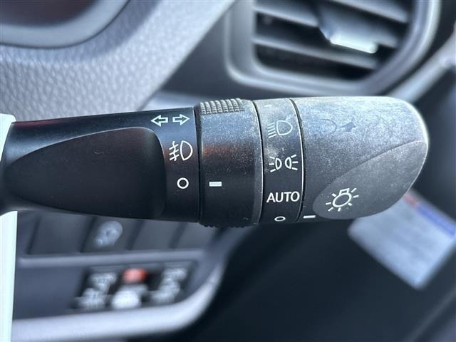 Toyota NOAH 2014 8309084-7