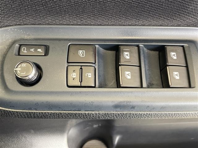 Toyota NOAH 2015 8309087-2