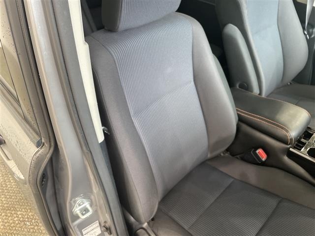 Toyota NOAH 2015 8309087-6