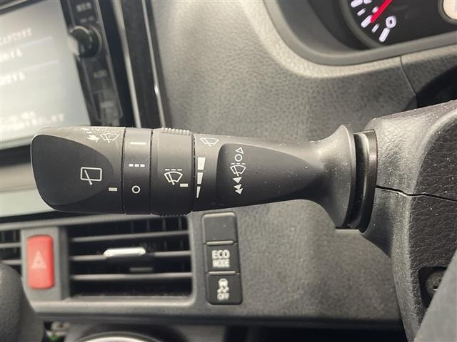 Toyota NOAH 2015 8309087-9