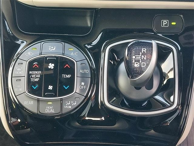 Toyota NOAH 2018 8309088-14