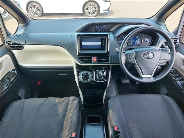 Toyota NOAH 2018 8309088-21