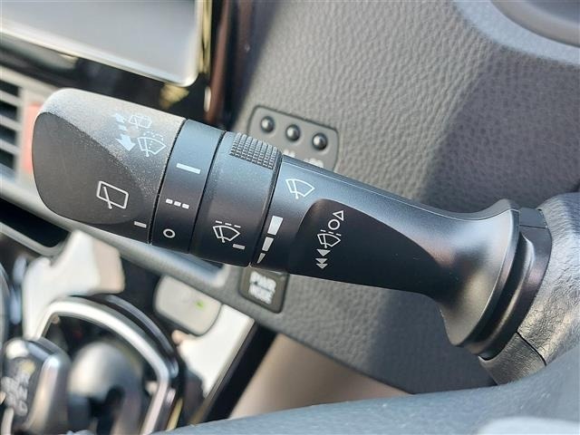Toyota NOAH 2018 8309088-27