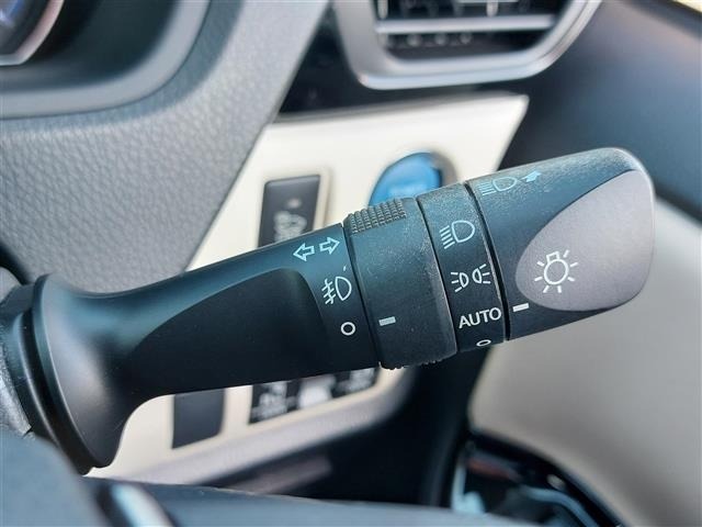 Toyota NOAH 2018 8309088-28