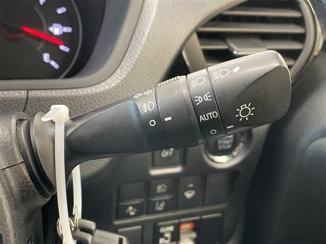 Toyota NOAH 2017 8309103-11